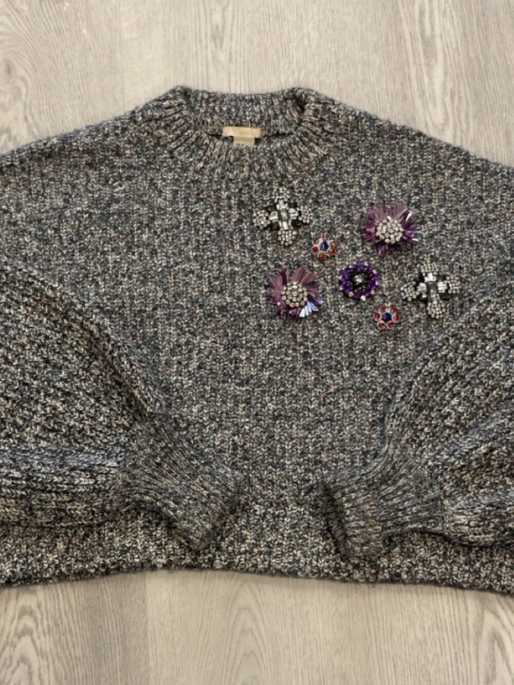 H&M Cropped Knit Sweater Size 8 Gray Multicolor with Jeweled Floral Brooches